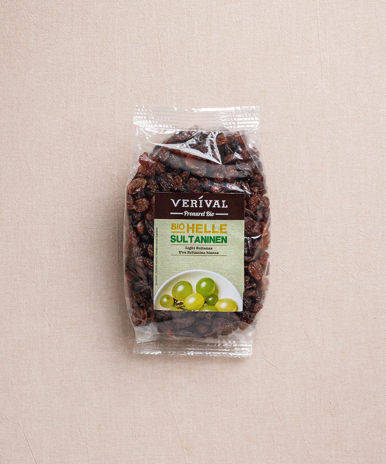 Eine Packung Sultaninen von Verival Bio, ideal als Bio-Backzutat, präsentiert auf beigem Untergrund.